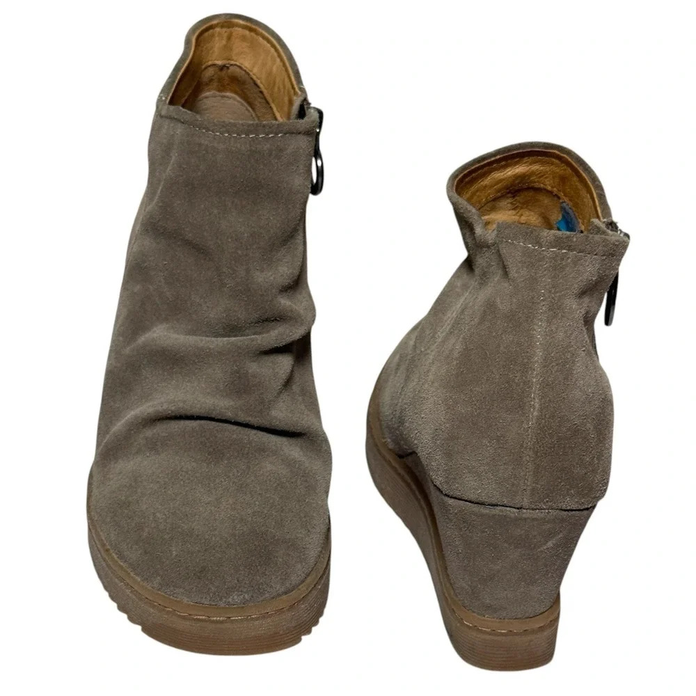 SOFFT Aqua Siri Taupe Suede Waterproof Zip Slouch Wedge Ankle Boots Size 8